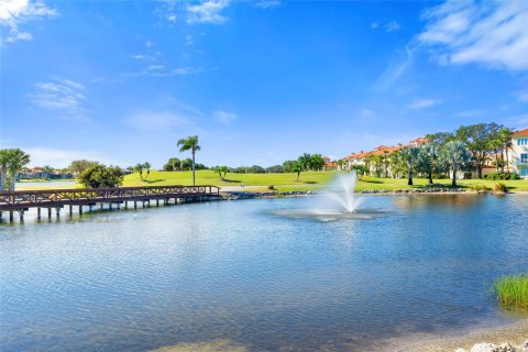 Touwnhouse à vendre à Vero Beach, Floride: 2 chambres, 146.88 m2 № 1161698 - photo 1