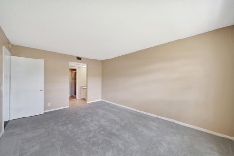 Copropriété à vendre à Pembroke Pines, Floride: 2 chambres, 110.74 m2 № 1161700 - photo 11