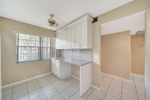 Copropriété à vendre à Pembroke Pines, Floride: 2 chambres, 110.74 m2 № 1161700 - photo 25