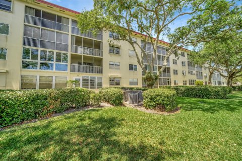 Copropriété à vendre à Pembroke Pines, Floride: 2 chambres, 110.74 m2 № 1161700 - photo 3