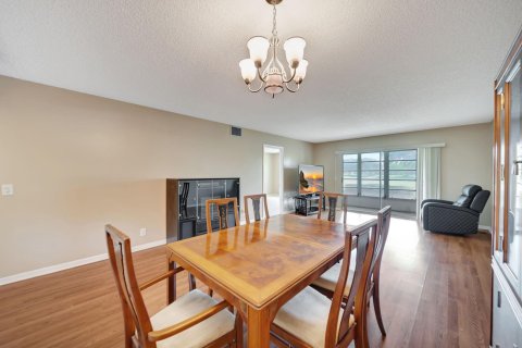 Copropriété à vendre à Pembroke Pines, Floride: 2 chambres, 110.74 m2 № 1161700 - photo 19