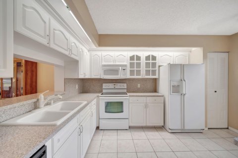 Copropriété à vendre à Pembroke Pines, Floride: 2 chambres, 110.74 m2 № 1161700 - photo 27