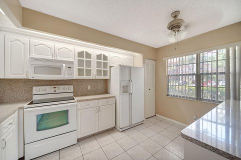 Copropriété à vendre à Pembroke Pines, Floride: 2 chambres, 110.74 m2 № 1161700 - photo 26