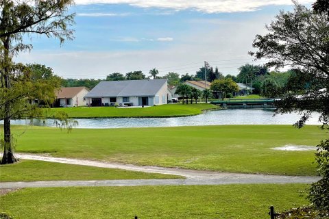 Condo in Tamarac, Florida, 1 bedroom  № 878627 - photo 5