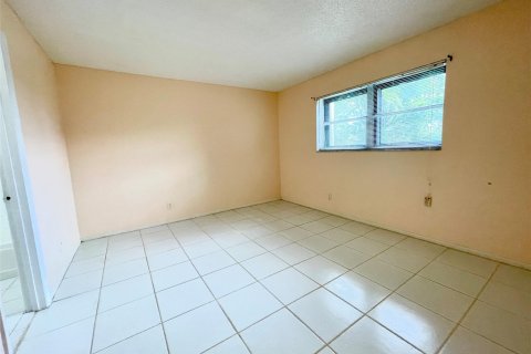 Condo in Tamarac, Florida, 1 bedroom  № 878627 - photo 12