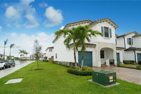 Townhouse in Homestead, Florida 3 bedrooms, 157.47 sq.m. № 1239756 - photo 2