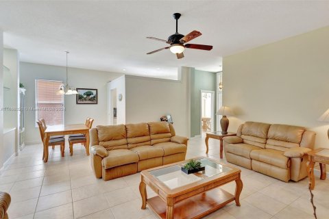 House in Jupiter, Florida 3 bedrooms, 183.48 sq.m. № 1389718 - photo 10