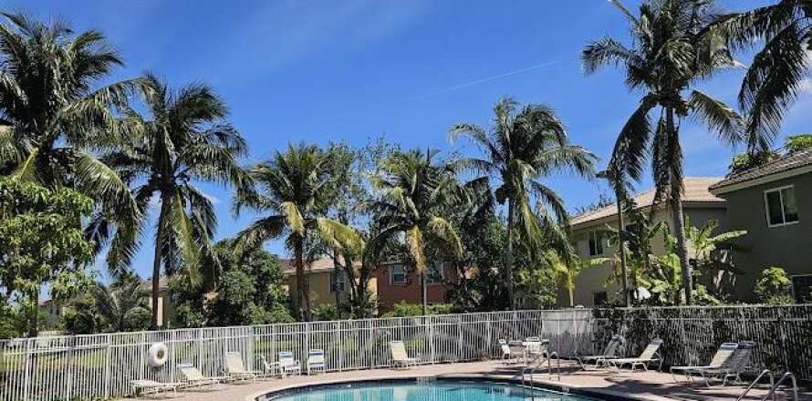 Villa ou maison à West Palm Beach, Floride 5 chambres, 247.4 m2 № 1146312