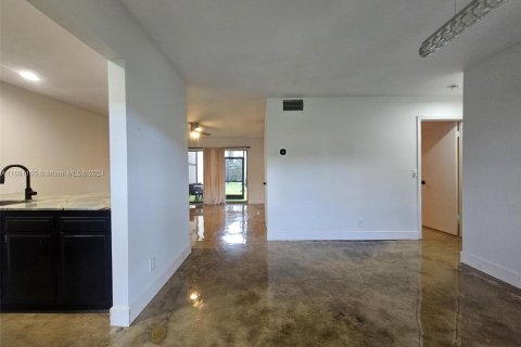 Condo in Boca Raton, Florida, 1 bedroom  № 1437720 - photo 13