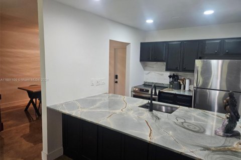 Condo in Boca Raton, Florida, 1 bedroom  № 1437720 - photo 2