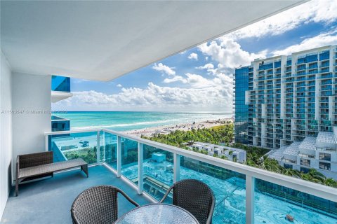 Condo in Miami Beach, Florida, 2 bedrooms  № 911503 - photo 1