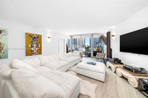 Condo in Miami Beach, Florida, 3 bedrooms  № 1394872 - photo 4