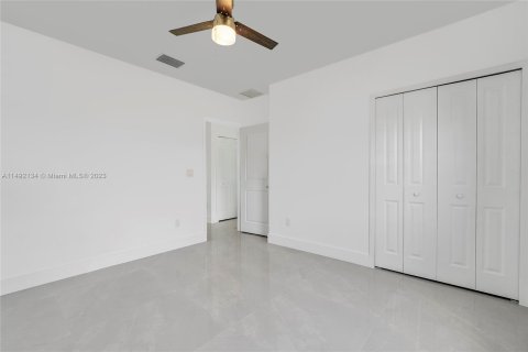 Casa en venta en Lehigh Acres, Florida, 3 dormitorios, 150.5 m2 № 860050 - foto 30