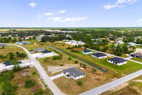 Villa ou maison à vendre à Lehigh Acres, Floride: 3 chambres, 150.5 m2 № 860050 - photo 12