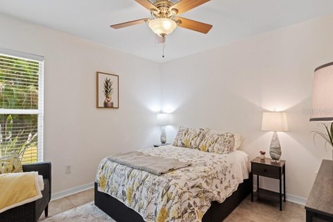 House in Vero Beach, Florida 4 bedrooms, 230.3 sq.m. № 546561 - photo 14