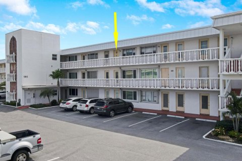 Copropriété à vendre à North Palm Beach, Floride: 2 chambres, 81.75 m2 № 827967 - photo 2