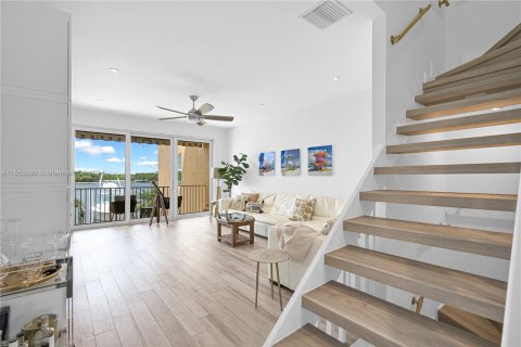 Adosado en venta en Hollywood, Florida, 3 dormitorios, 174.38 m2 № 1159193 - foto 23