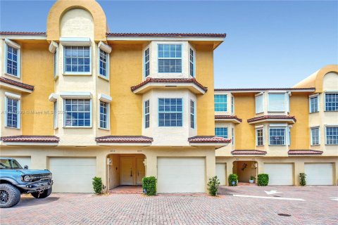 Adosado en venta en Hollywood, Florida, 3 dormitorios, 174.38 m2 № 1159193 - foto 4