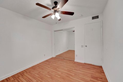 Condo in Oakland Park, Florida, 2 bedrooms  № 954566 - photo 19