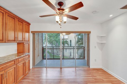 Condo in Oakland Park, Florida, 2 bedrooms  № 954566 - photo 27