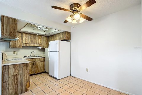 Condo in New Port Richey, Florida, 2 bedrooms  № 1256071 - photo 14