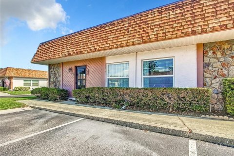 Copropriété à vendre à New Port Richey, Floride: 2 chambres, 76.64 m2 № 1256071 - photo 2