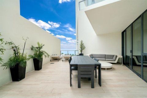 Copropriété à vendre à Miami Beach, Floride: 2 chambres, 104.14 m2 № 1270587 - photo 1