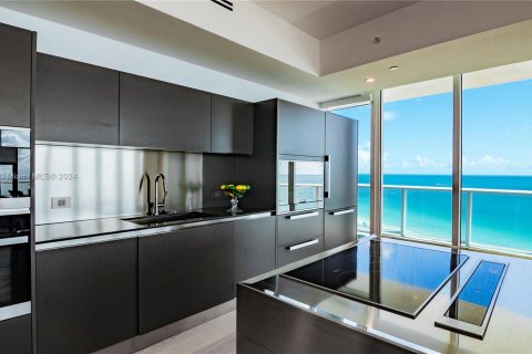 Condominio en venta en Miami Beach, Florida, 5 dormitorios, 406.73 m2 № 1270590 - foto 7