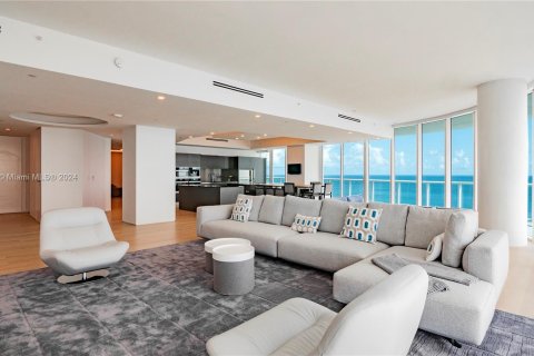 Condominio en venta en Miami Beach, Florida, 5 dormitorios, 406.73 m2 № 1270590 - foto 2