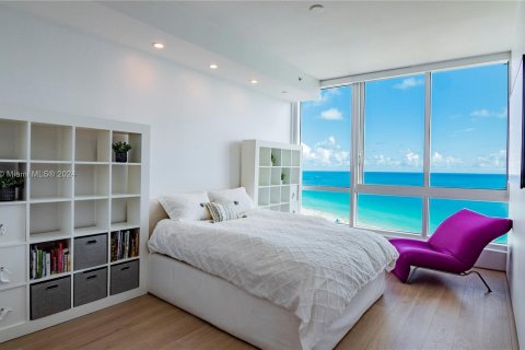 Condominio en venta en Miami Beach, Florida, 5 dormitorios, 406.73 m2 № 1270590 - foto 21