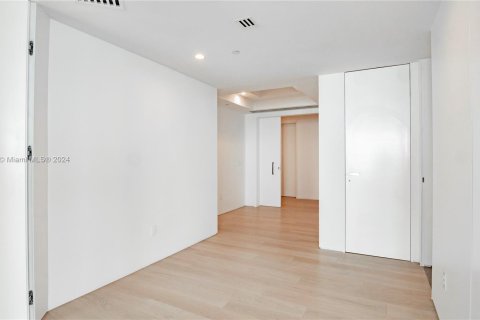 Condo in Miami Beach, Florida, 5 bedrooms  № 1270590 - photo 12