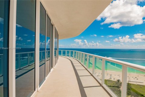 Condo in Miami Beach, Florida, 5 bedrooms  № 1270590 - photo 11