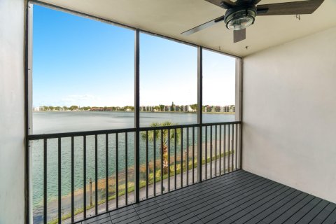 Condominio en venta en Oakland Park, Florida, 2 dormitorios, 85.47 m2 № 1007692 - foto 11