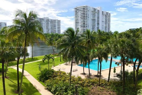 Condo in Aventura, Florida, 1 bedroom  № 1370904 - photo 6