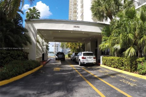 Condo in Aventura, Florida, 1 bedroom  № 1370904 - photo 27