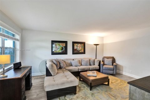 Condo in Deerfield Beach, Florida, 2 bedrooms  № 1289005 - photo 6