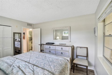 Condo in Deerfield Beach, Florida, 2 bedrooms  № 1289005 - photo 19