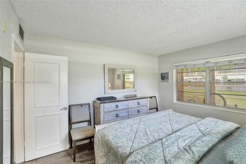 Condo in Deerfield Beach, Florida, 2 bedrooms  № 1289005 - photo 20