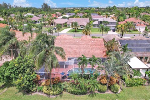 Casa en venta en Pembroke Pines, Florida, 4 dormitorios, 223.8 m2 № 1289004 - foto 5