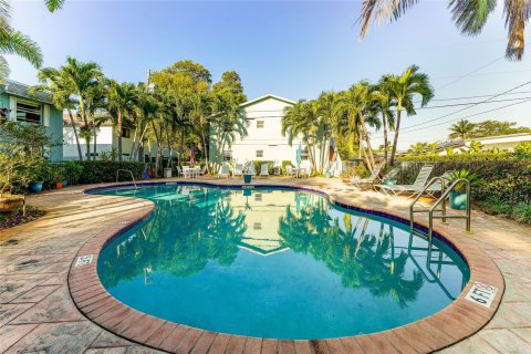 Copropriété à louer à Wilton Manors, Floride: 2 chambres, 78.6 m2 № 810569 - photo 1