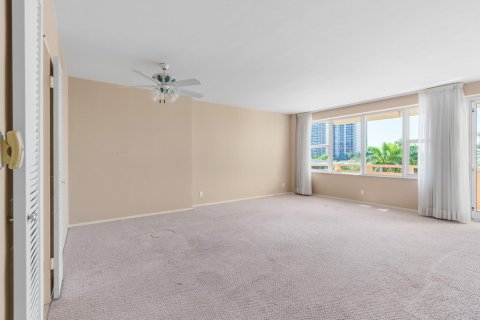 Condo in Fort Lauderdale, Florida, 1 bedroom  № 1103623 - photo 4