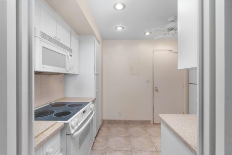 Condo in Fort Lauderdale, Florida, 1 bedroom  № 1103623 - photo 16