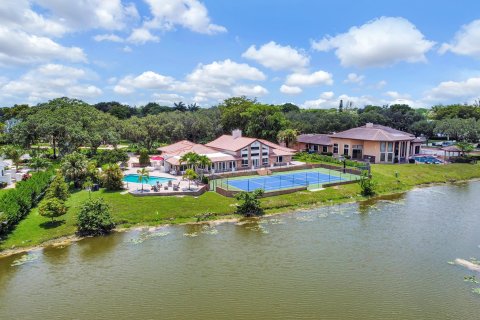 Villa ou maison à vendre à Coral Springs, Floride: 6 chambres, 577.48 m2 № 1103605 - photo 19