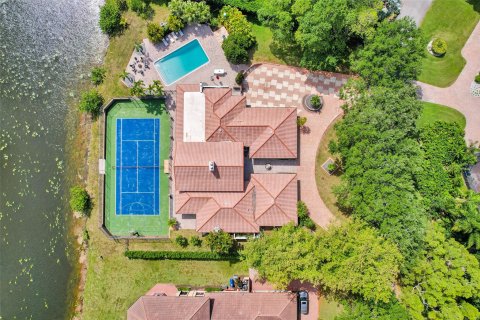 Villa ou maison à vendre à Coral Springs, Floride: 6 chambres, 577.48 m2 № 1103605 - photo 1