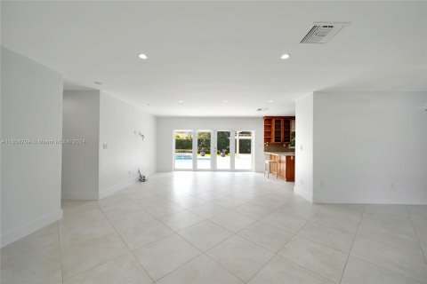 Casa en alquiler en Miami, Florida, 2 dormitorios, 141.58 m2 № 1356937 - foto 19