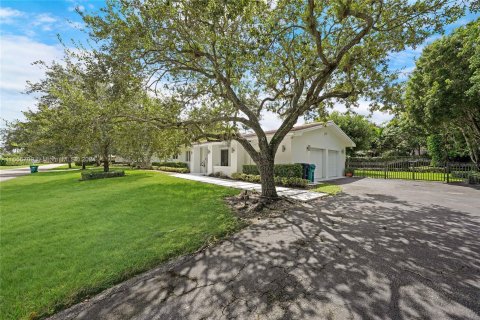 Villa ou maison à louer à Miami, Floride: 2 chambres, 141.58 m2 № 1356937 - photo 13