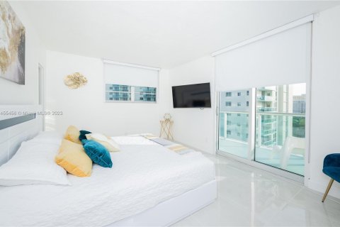 Condominio en alquiler en Hollywood, Florida, 2 dormitorios, 108.97 m2 № 754330 - foto 28