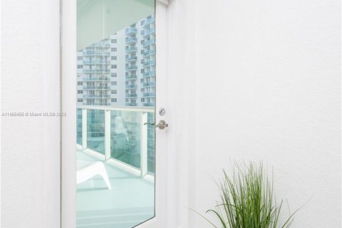 Condo in Hollywood, Florida, 2 bedrooms  № 754330 - photo 4