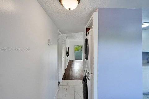 Купить кондоминиум в Тамарак, Флорида 2 спальни, 90.12м2, № 1099470 - фото 6