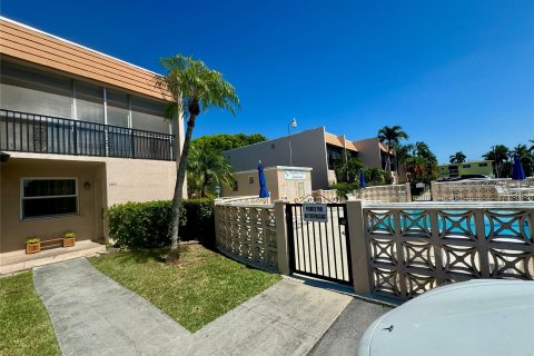 Adosado en venta en Hollywood, Florida, 2 dormitorios, 135.64 m2 № 1183528 - foto 4